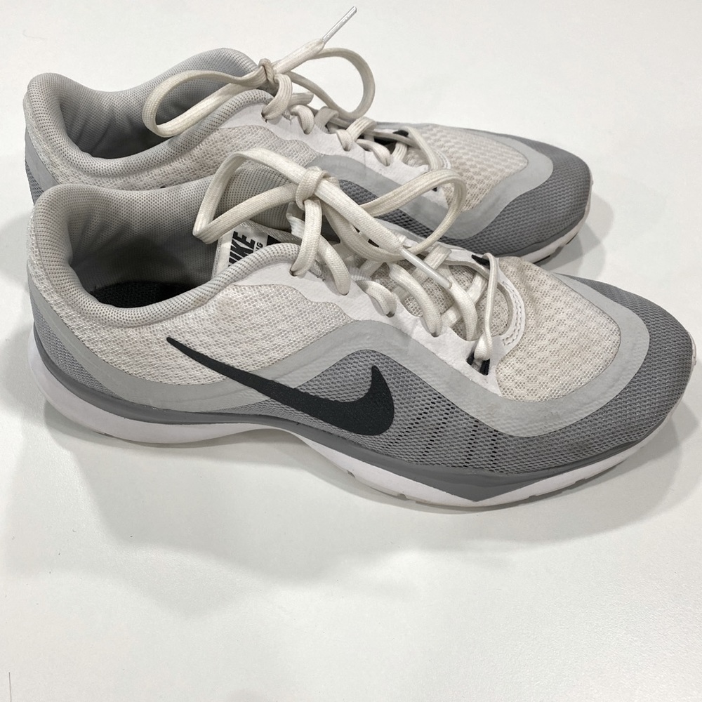 Nike Women’s Training Flex TR 6 Running Sneakers Shoes White Gray Black Size 8